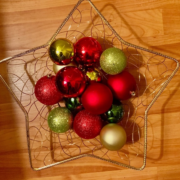 Large Gold star shaped Christmas basket with Balls table top decor. - Picture 2 of 4